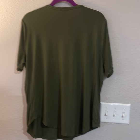 Old Navy. Nice Green Shirt - Picture 2 of 3